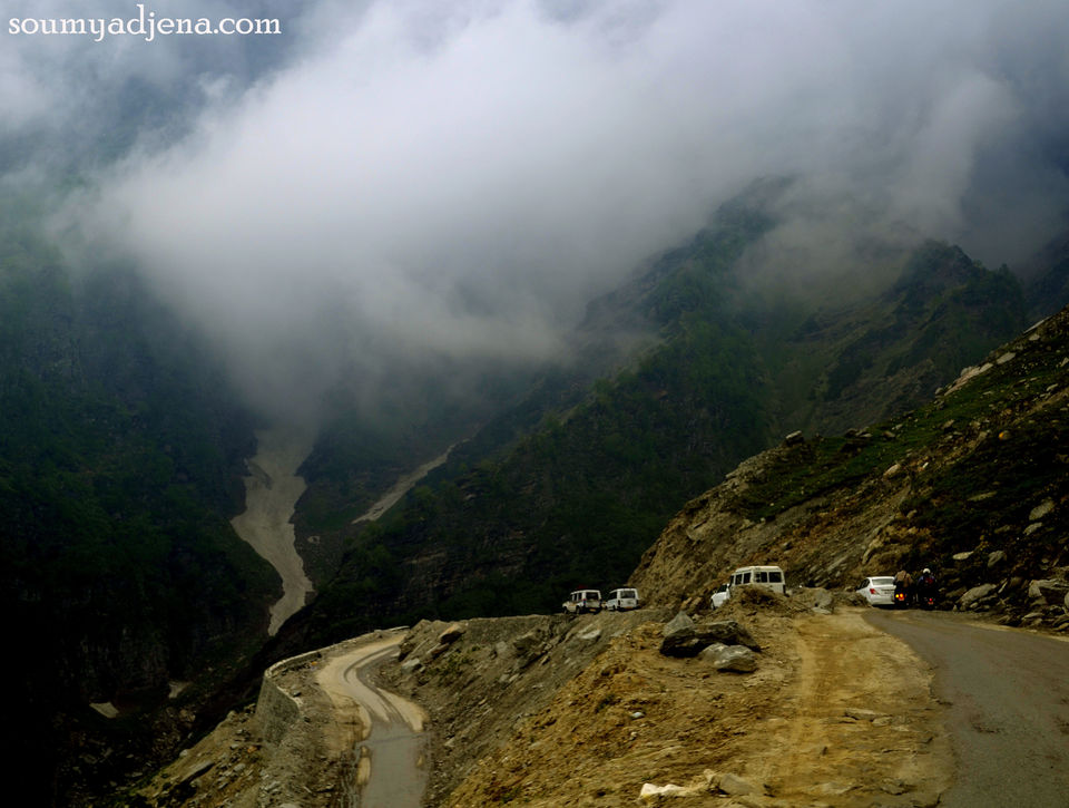 Photo of A Tale of two mountain passes – Mountain biking from Rohtang to Baralacha La,Himachal 7/22 by Soumya Jena