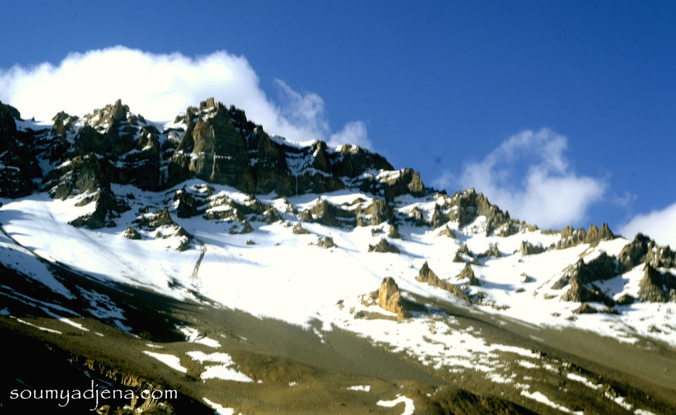 Photo of A Tale of two mountain passes – Mountain biking from Rohtang to Baralacha La,Himachal 15/22 by Soumya Jena