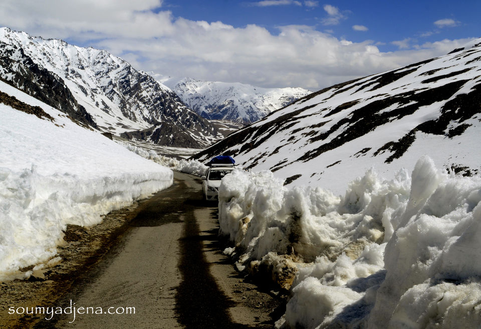 Photo of A Tale of two mountain passes – Mountain biking from Rohtang to Baralacha La,Himachal 19/22 by Soumya Jena