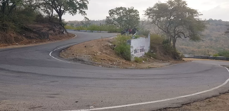 Photo of Hogenakkal-Anchetty Road, Hogenakkal, Tamil Nadu, India by Richa Abhishek Rastogi