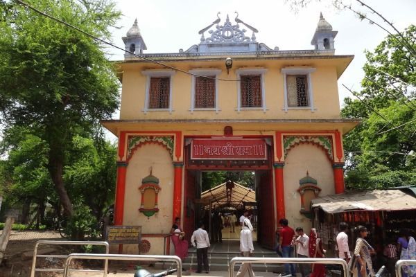 Photo of Sankat Mochan Hanuman Temple, Sankatmochan Saket Nagar Road, Saket Nagar Colony, Sankata Mochan Leprosy, Varanasi, Uttar Pradesh, India by Anita Singh