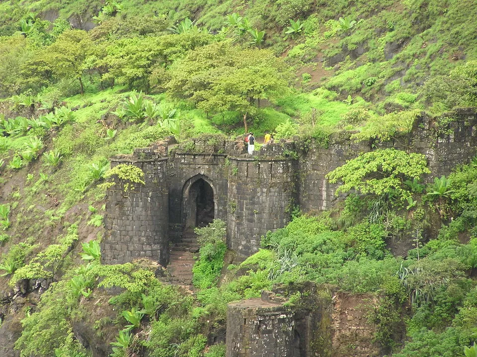 Photo of Sinhagad Fort, Thoptewadi, Maharashtra, India by Amol Sonawane