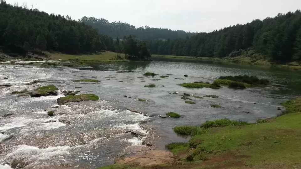 Photo of Pykara WaterFalls, Pykara, Sholur, Tamil Nadu, India by Munjal Desai