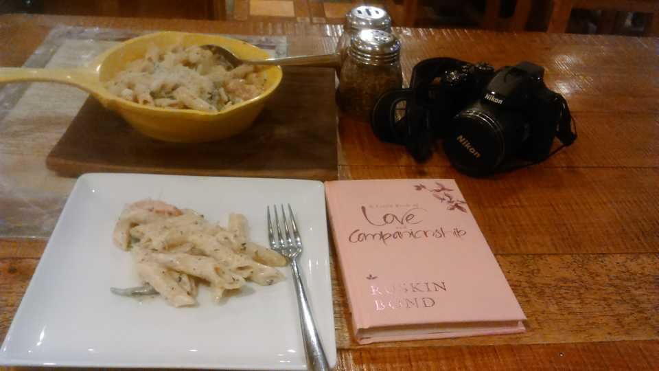 Photo of Cafe De Tavern, The Mall Road, Mussoorie, Uttarakhand, India by Megha Tyagi