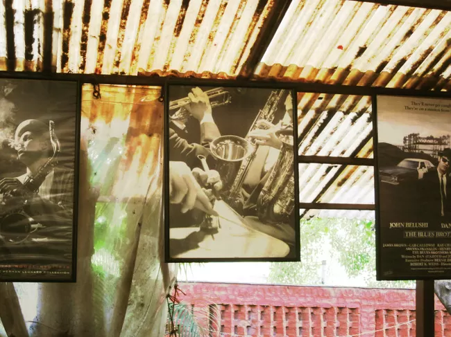 Photo of Shisha, Shastrinagar, Yerawada, Pune, Maharashtra, India by Siddharth Dasgupta