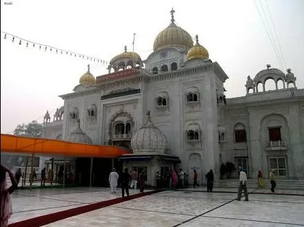 Photo of Gurudwara Bangla Sahib, Pandit Pant Marg Area, Sansad Marg Area, New Delhi, Delhi, India by Udit Gulati (Mysterious Traveller)