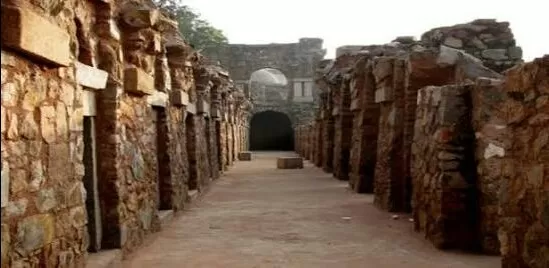 Photo of Hauz Khas Fort, Hauz Khas Village, Deer Park, Hauz Khas, New Delhi, Delhi, India by Udit Gulati (Mysterious Traveller)