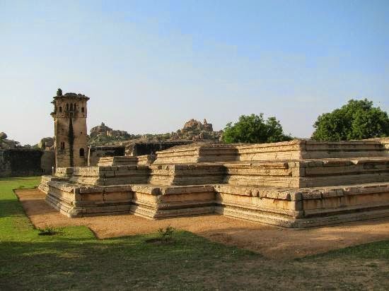 Photo of Kadalekalu Ganesha, Hampi, Karnataka, India by srishti jugran