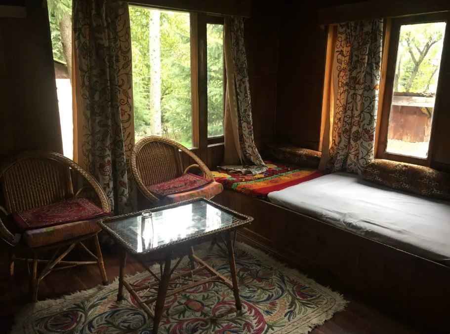 Photo of I Re-lived My Childhood As I Followed My Mother's Journal To Travel To Kashmir With My Husband by Neeti Chopra