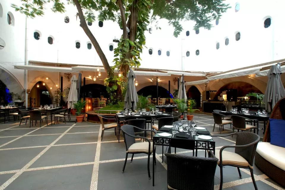 Photo of Flamboyante, Mumbai, Maharashtra, India by Adete Dahiya