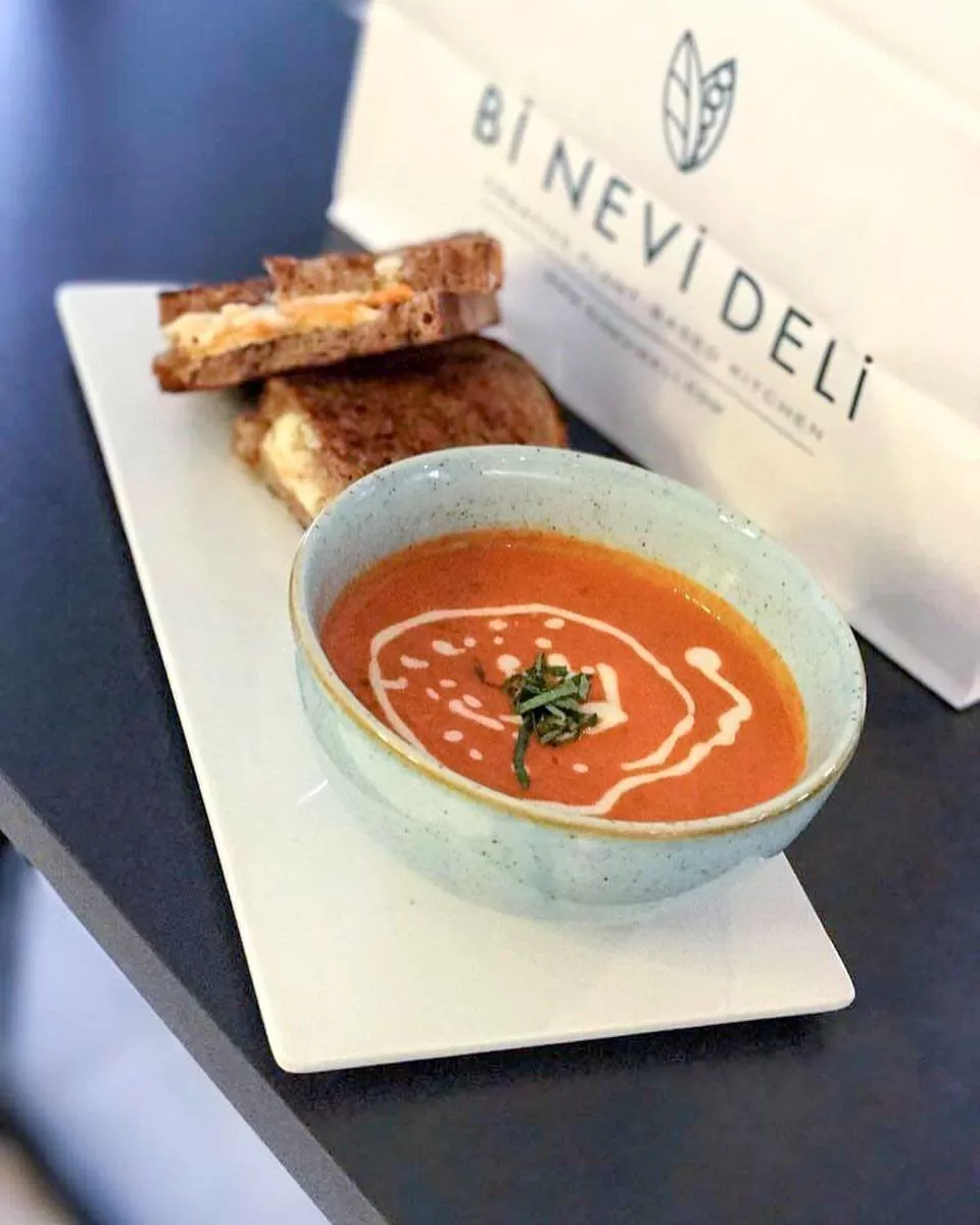 Photo of Etiler Mahallesi, Bi Nevi Deli, Istanbul, Turkey by Adete Dahiya