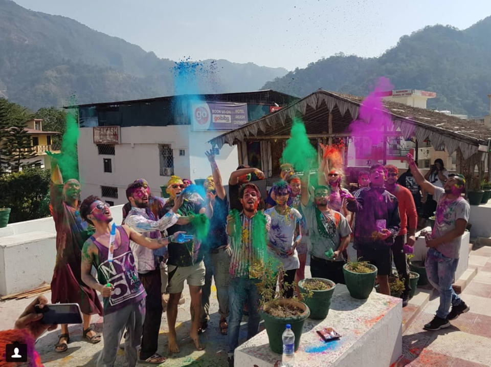 Photo of 16 Experiences Of Travellers In Indian Hostels That Are Too Crazy To Be True by Adete Dahiya