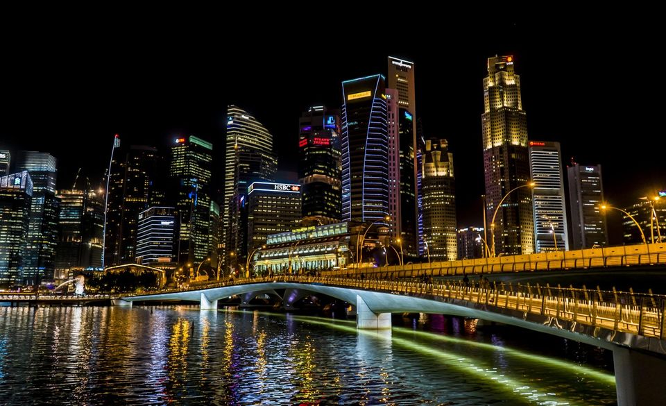 Photo of The Ultimate Guide To Singapore's Nightlife: 8 Spots To Hit When The Sun Goes Down by Mahima Agarwal