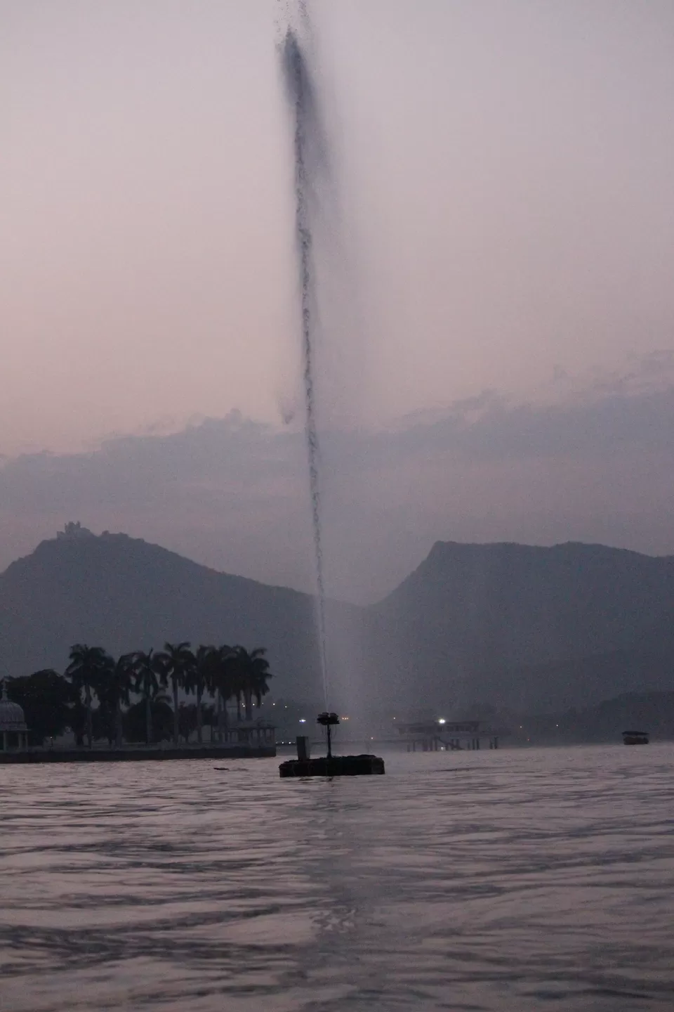 Photo of Fateh Sagar Lake, Udaipur, Rajasthan by Kushagri Shah