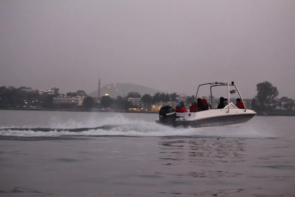 Photo of Fateh Sagar Lake, Udaipur, Rajasthan by Kushagri Shah