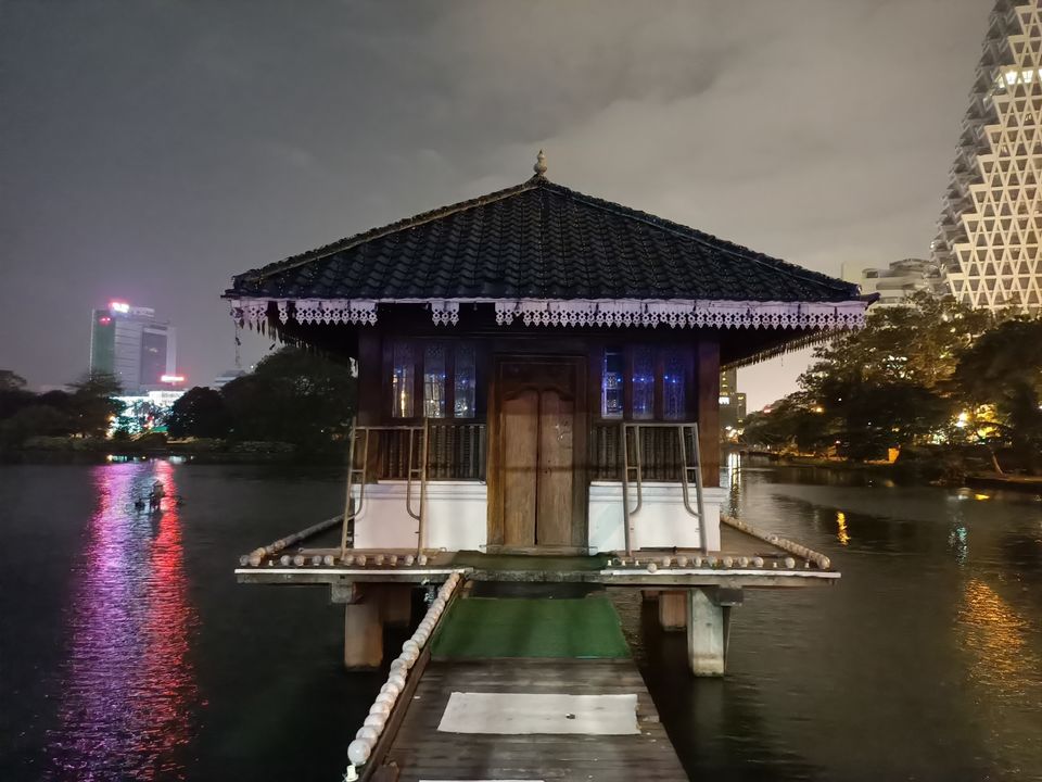 Photo of Gangaramaya Temple, Sri Jinarathana Road, Colombo, Sri Lanka by Nishant Shende