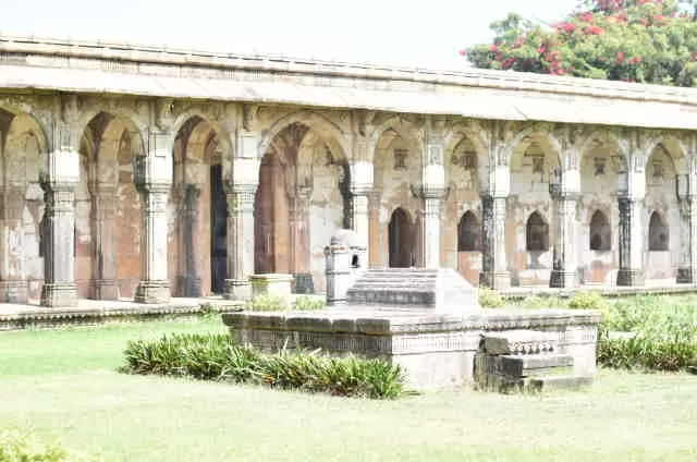 Photo of Its Champaner fort - Gujarat by Rahul chaganti