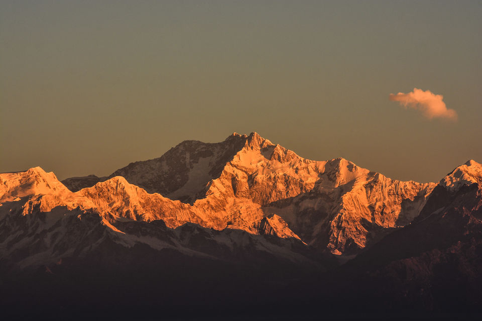 Photo of Tiger Hill Sunrise Observatory, Darjeeling, West Bengal, India by Havneet Pal Singh