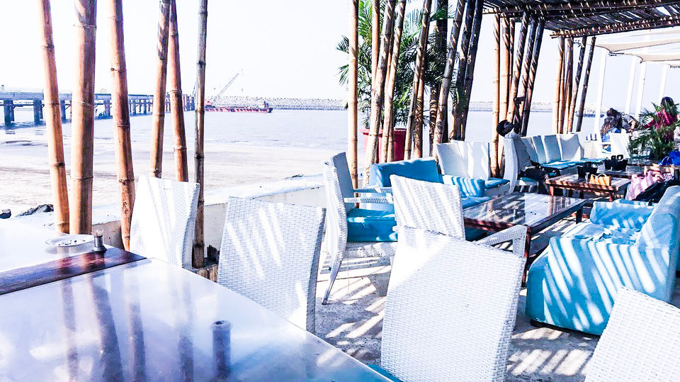Photo of Mandwa Jetty, Kolgaon, Maharashtra, India by Sakshi Chaudhary