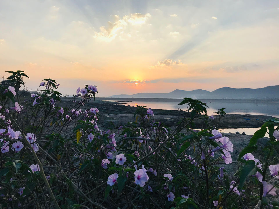 Photo of Kasarsai Dam, Maharashtra by Sakshi Chaudhary