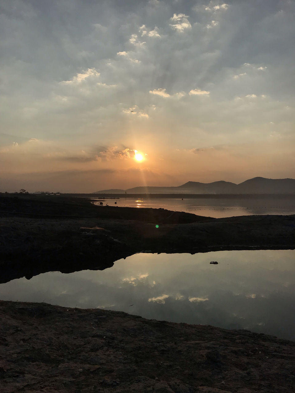 Photo of Kasarsai Dam, Maharashtra by Sakshi Chaudhary