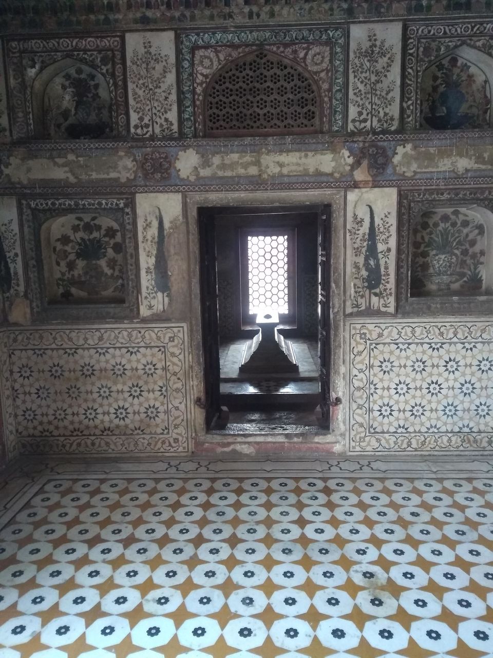Photo of A Glimpse Of Agra Within 36 Hours by Sudarshan Gupta
