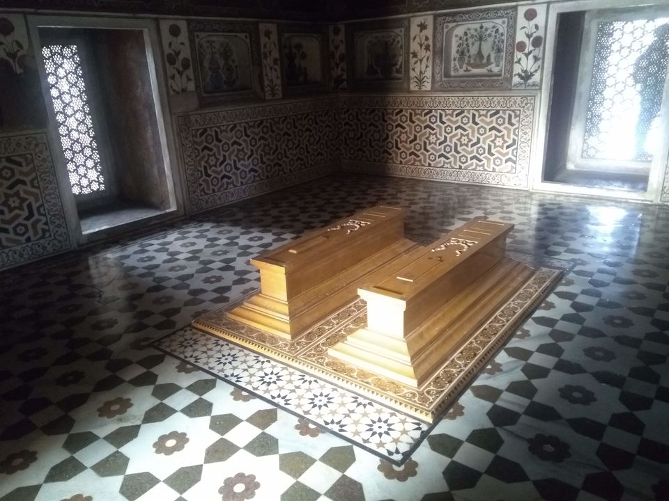 Photo of A Glimpse Of Agra Within 36 Hours by Sudarshan Gupta