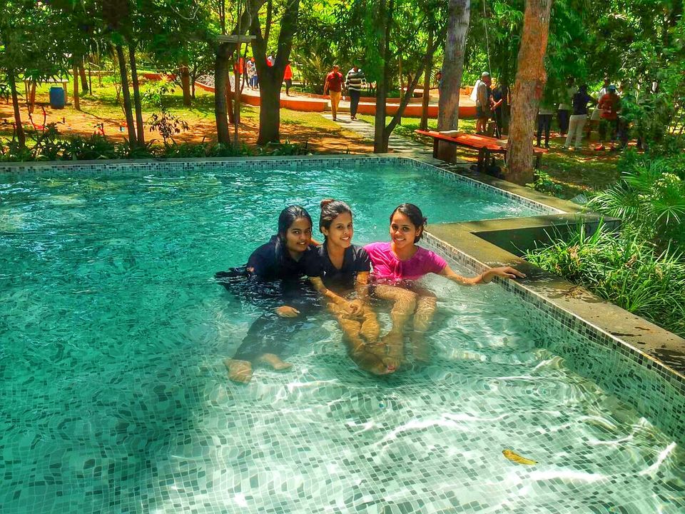 Photo of Fish SPA in fish pool for FREE!! A Luxurious Day in Discovery Village Bangalore, #luxurygetaway 3/6 by Runa Nath