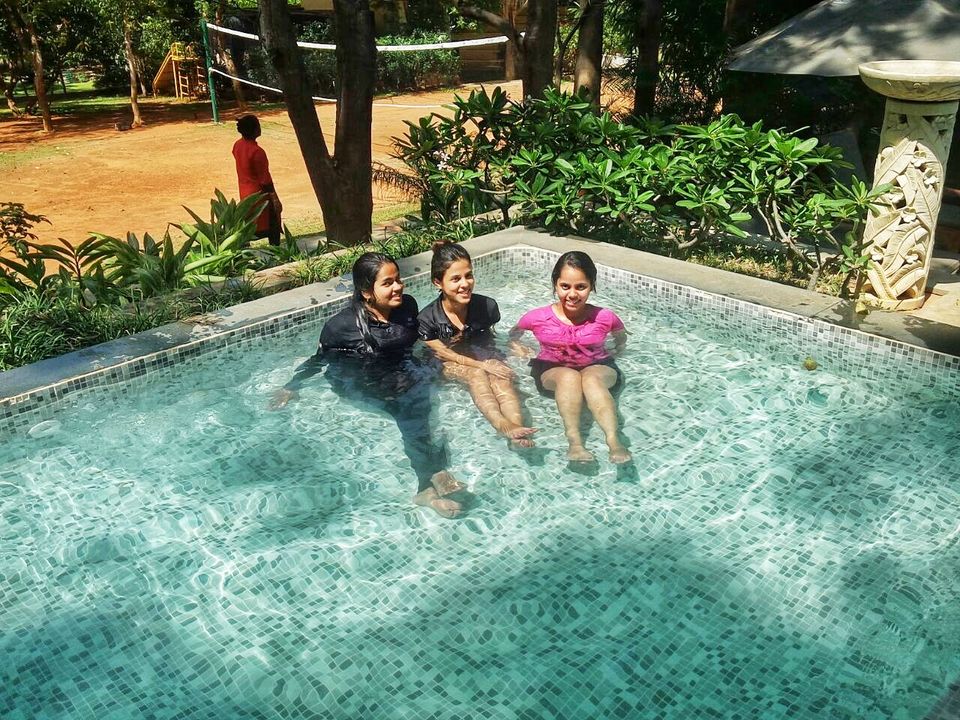 Photo of Fish SPA in fish pool for FREE!! A Luxurious Day in Discovery Village Bangalore, #luxurygetaway 4/6 by Runa Nath