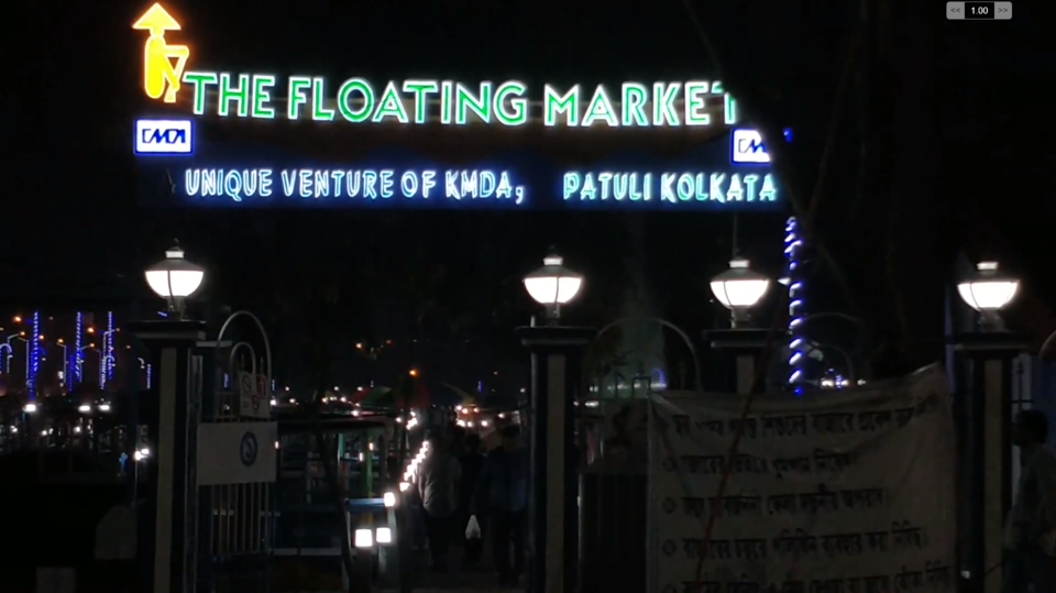 Photo of India's first Floating Market in Kolkata , #cityofjoy, #floating_market 1/7 by Runa Nath