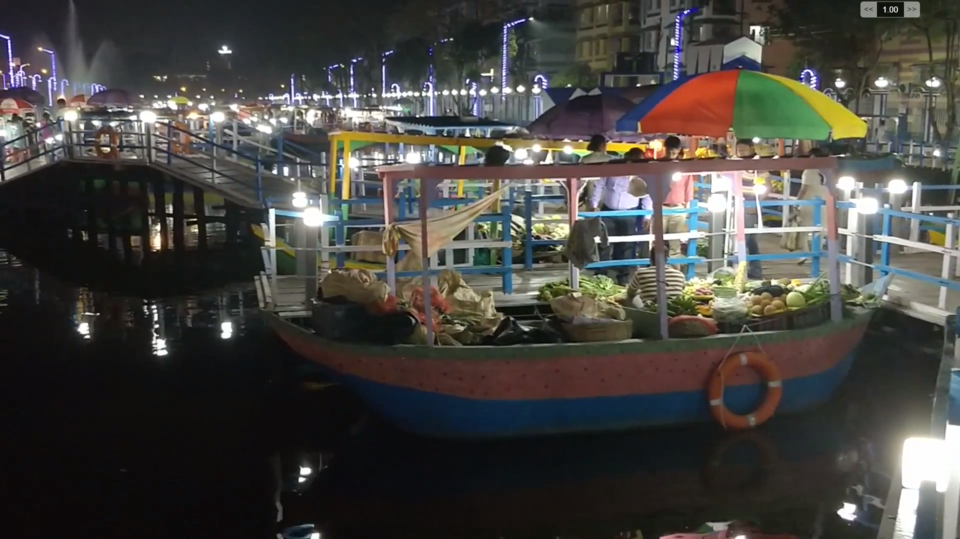 Photo of India's first Floating Market in Kolkata , #cityofjoy, #floating_market 5/7 by Runa Nath