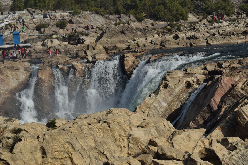 Photo of Bhedaghat Water Fall, Jabalpur, Madhya Pradesh, India by Apeksha Mahto