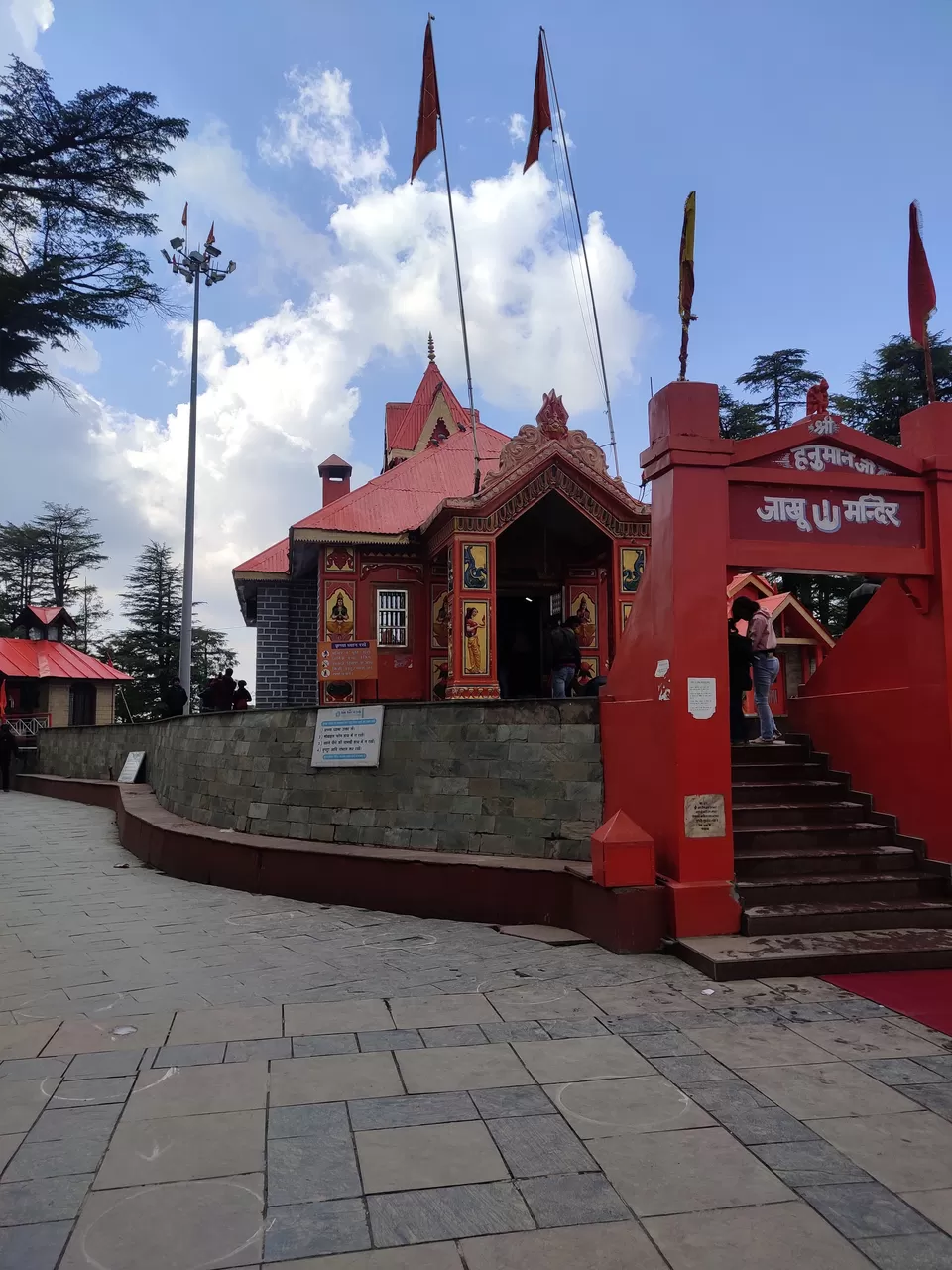 Photo of Jakhu, Shimla, Himachal Pradesh, India by Riya Ghosh