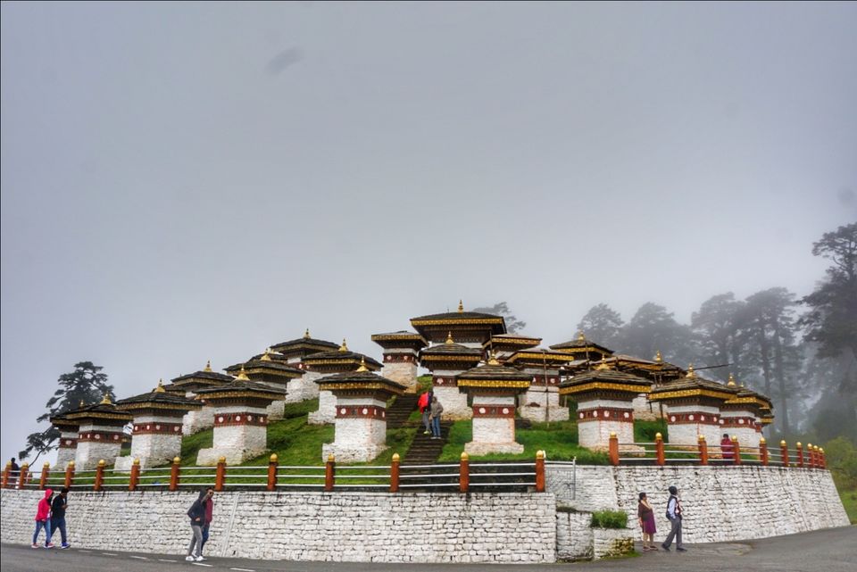 Photo of Dochula Chorten, Trashigang-Semtokha Highway, Hungtso, Bhutan by Swagata Nath