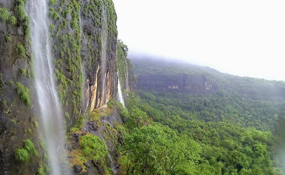 Photo of Shidi Ghat Walkway, Ambherpada, Maharashtra, India by Sash travel diaries