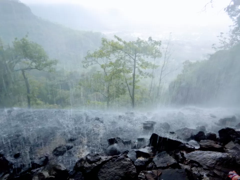 Photo of Shidi Ghat Walkway, Ambherpada, Maharashtra, India by Sash travel diaries