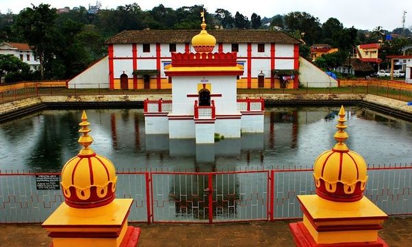 Photo of Omkareshwara Temple Road, Stuart Hill, Madikeri, Karnataka, India by Vivek Patil