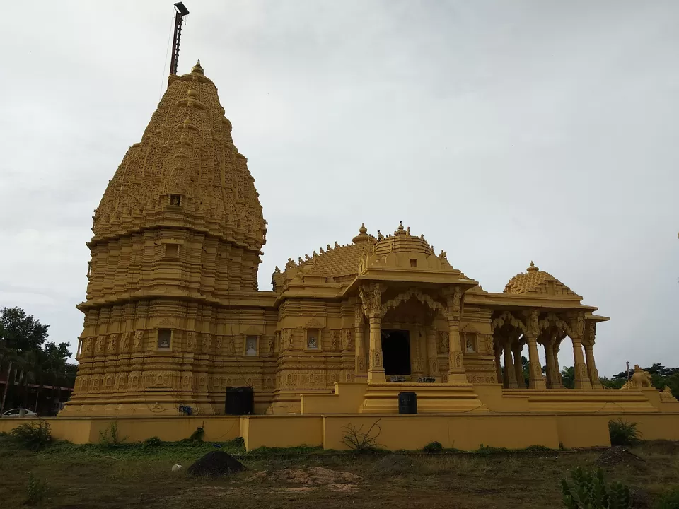 Photo of Bhilad Jain Temple, Bhilad, Gujarat, India by kvshah