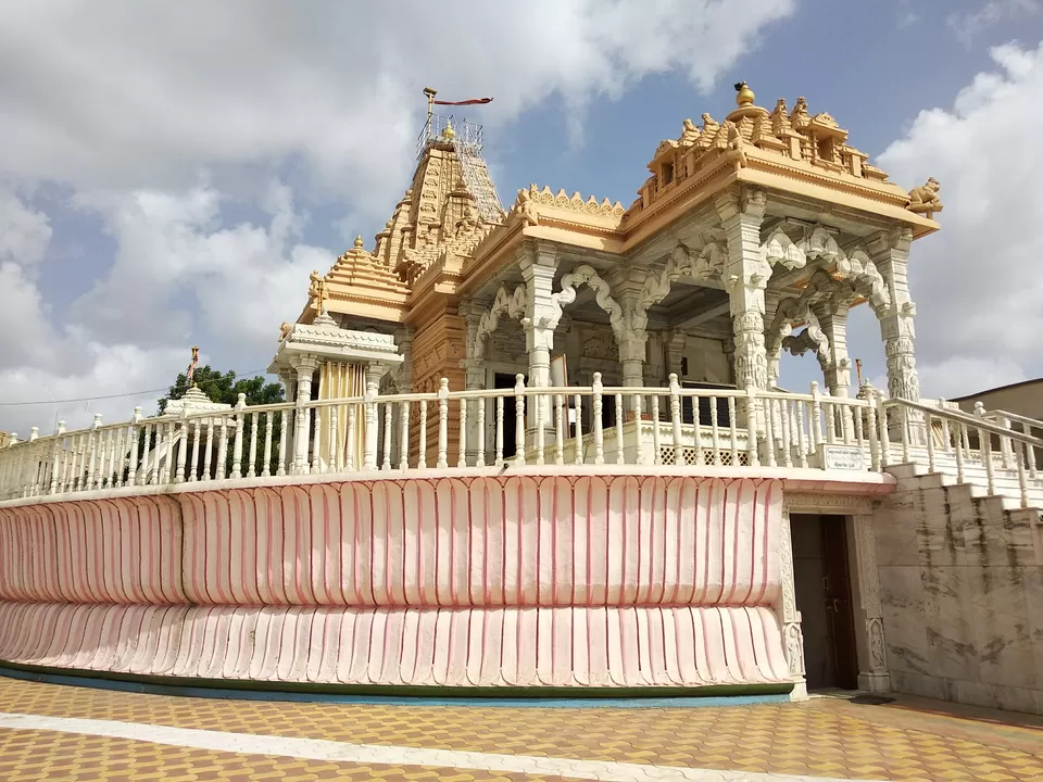 Photo of Varnama Jain Tirth, National Highway 48, Varanama, Gujarat, India by kvshah