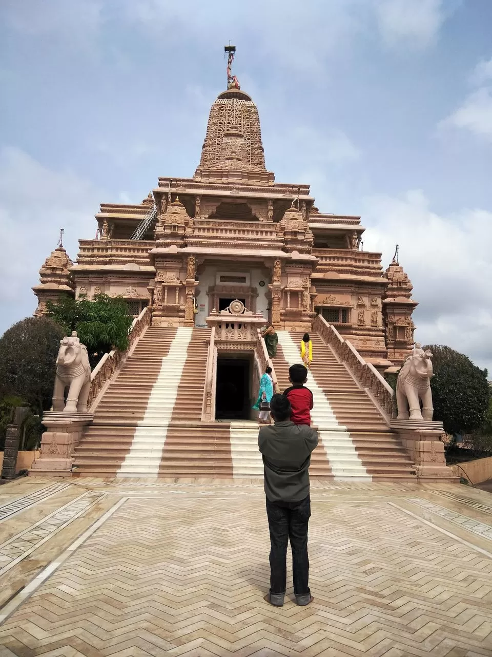 Photo of Pragat Prabhavi Parshvnath Jain Ghar Derasar, Walkeshwar Road, Grant Road West, Teen Batti, Malabar Hill, Mumbai, Maharashtra, India by kvshah