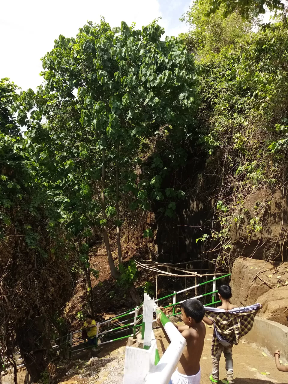 Photo of Ashoka Waterfall (Vihi Waterfall), Ashoka waterfall, Vihigaon, Maharashtra, India by kvshah