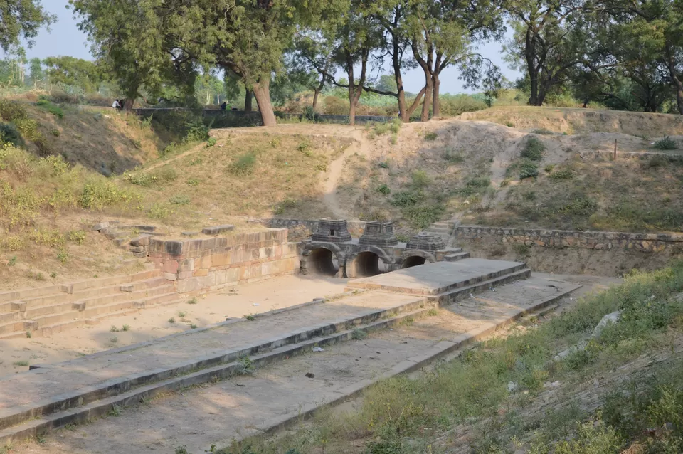 Photo of Sahastra Ling Lake, Samalpati, Gujarat, India by kvshah