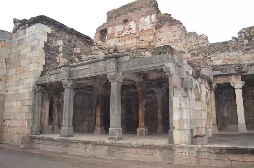Photo of Champaner-Pavagadh Archaeological Park, Champaner, Gujarat, India by kvshah