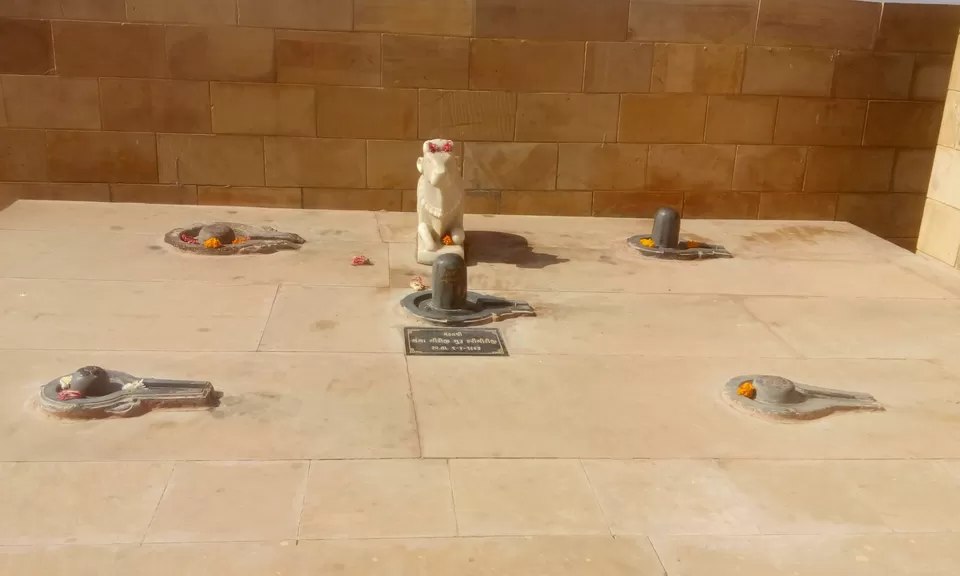 Photo of Shree Koteshwar Mahadev Mandir, Narayan Sarovar, Gujarat, India by kvshah