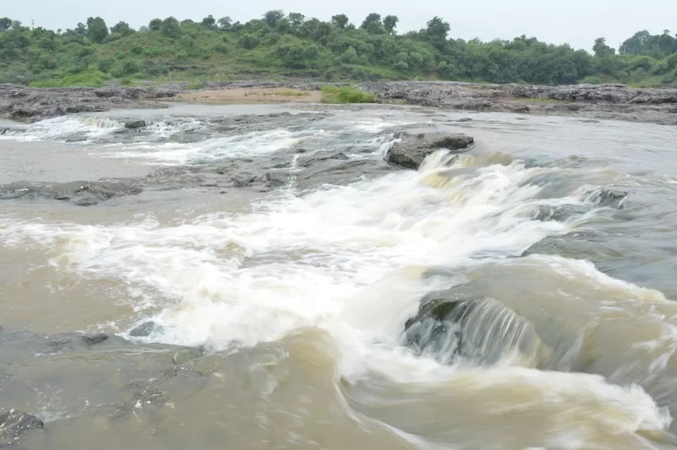 Photo of Zanzari Waterfall, To Zanzari, Dabha, Gujarat, India by kvshah