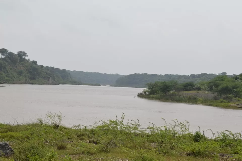 Photo of Zanzari Waterfall, Dabha, Gujarat, India by kvshah