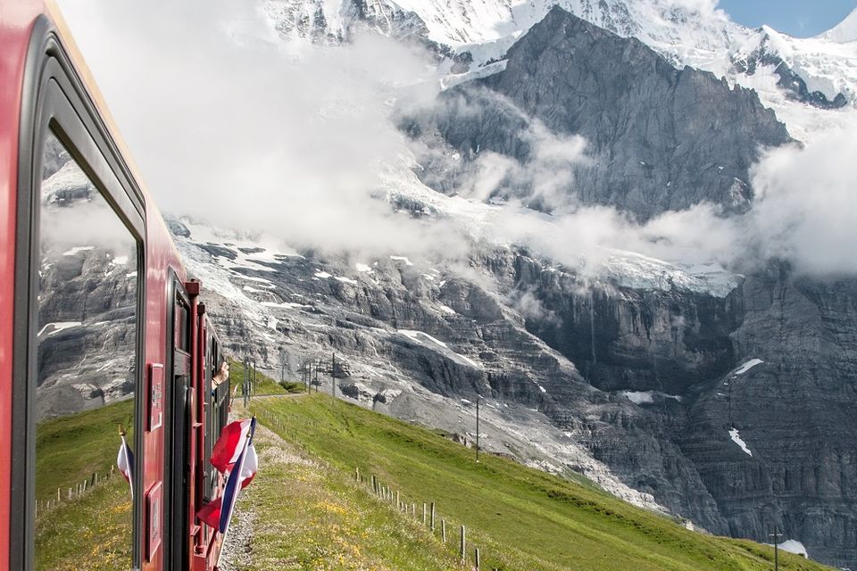Photo of All you need to know to explore Switzerland under 40k 1/1 by Preethika Pilinja