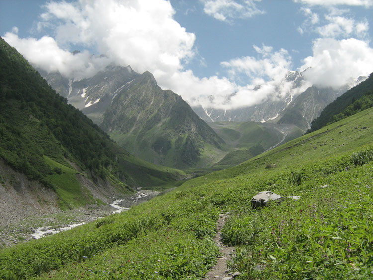 Photo of Weekends in Chamba Weekend 3: Travel journey to Lord Shiva Resident-Manimahesh 11/15 by Tushar Chhetri