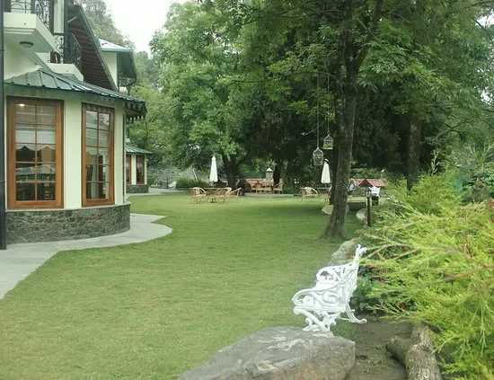 Photo of WelcomHeritage Ashdale, Mallital, Nainital, Uttarakhand, India by Gobbling Wanderer