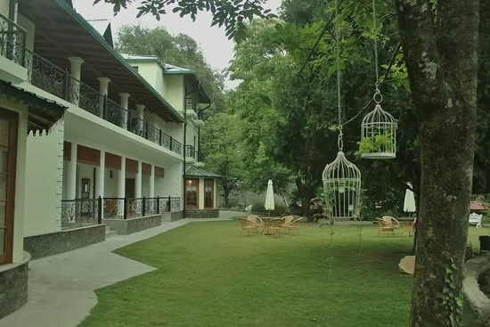 Photo of WelcomHeritage Ashdale, Mallital, Nainital, Uttarakhand, India by Gobbling Wanderer